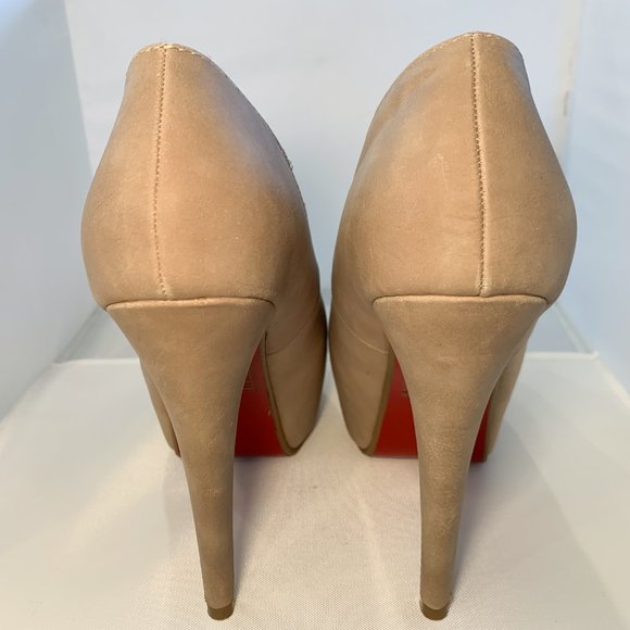 Heels - Picture 2 of 3